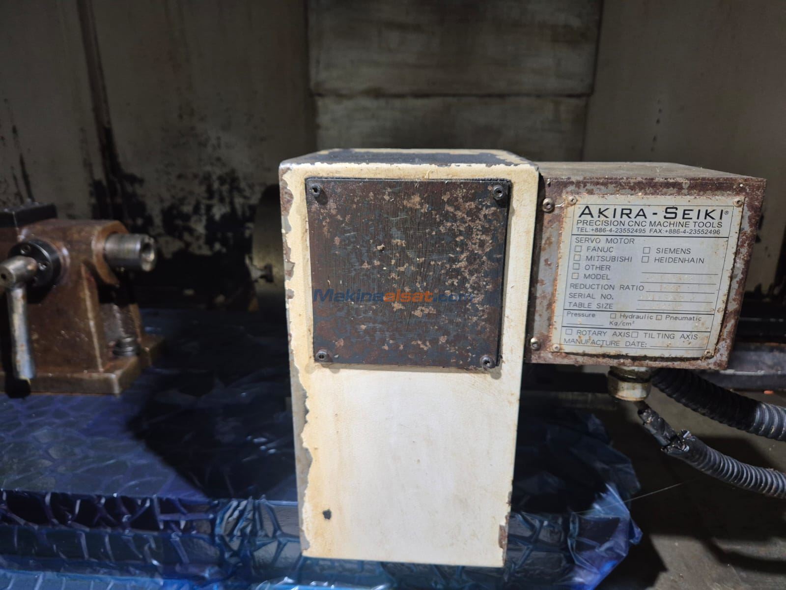 AKIRA SEIKI V4 2012 MODEL CNC Dik İşlem