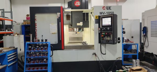 L.K MACHINERY MV-1050 DİK İŞLEME MERKEZİ