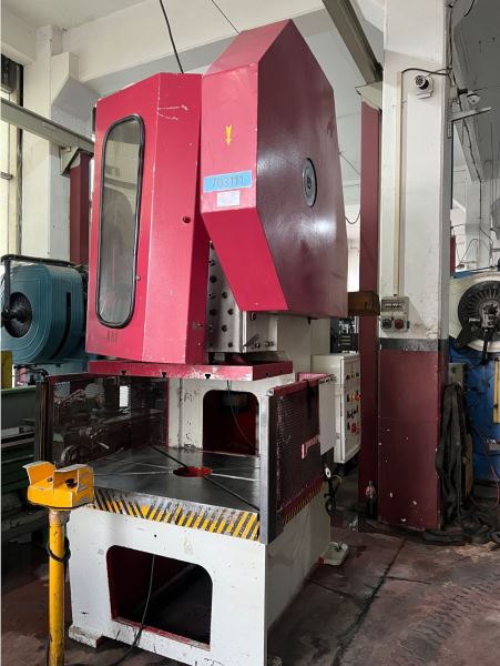 ÖZ-SAN 150 TON HAVA KAVRAMALI PRES