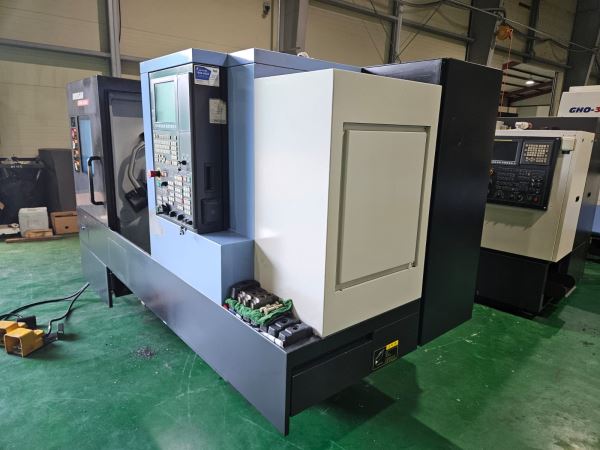 2015 MODEL DOOSAN PUMA GT2600 CNC TORNA