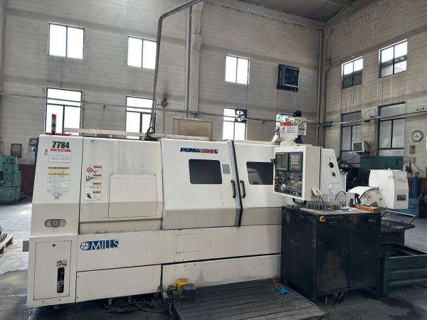 Doosan Puma 300L Ara Yataklı CNC Torna