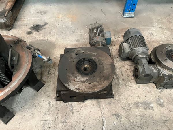 FİBRATOR EM 32 DÖNER TABLALAR