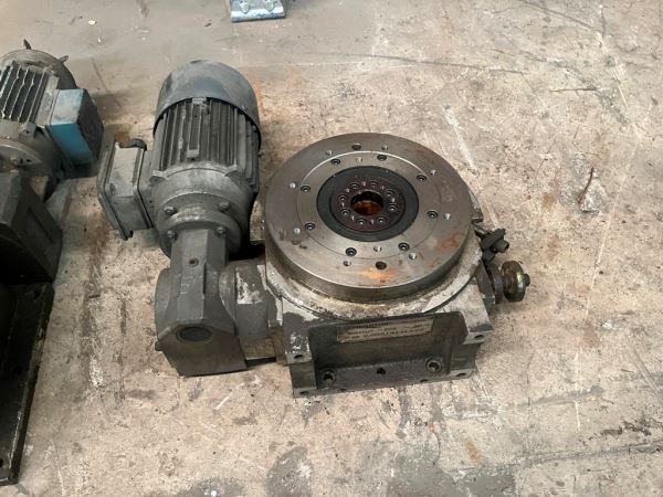 FİBRATOR EM 32 DÖNER TABLALAR