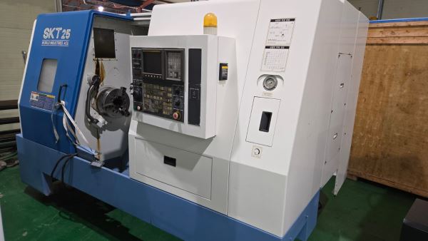 HYUNDAI SKT25 CNC TORNA