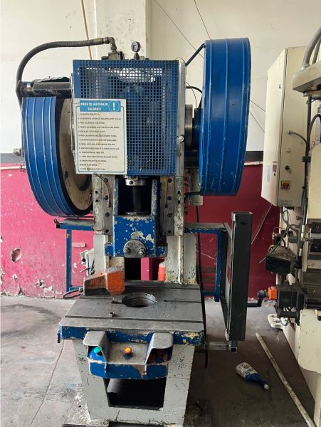 Tunç 60 Ton Hava Kavramalı Pres