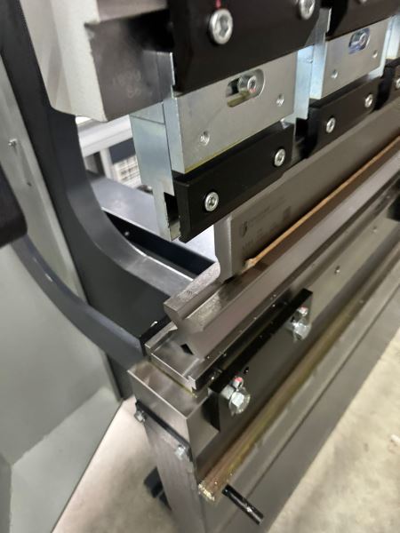 DENER 4100 x 220 TON CNC ABKANT