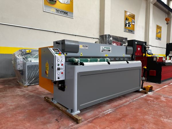 ŞAHİNLER LRGM 2050X3 MM. NC REDÜKTÖRLÜ GİYOTİN MAKAS