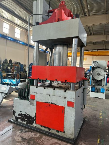 400 TON ÇİFT TESİRLİ HİDROLİK PRES
