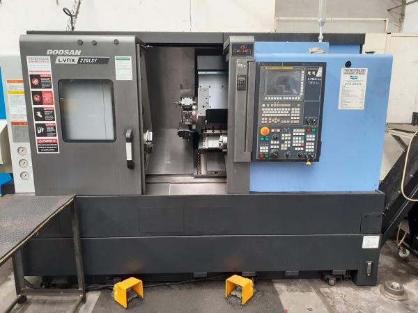 CNC lathe DOOSAN LYNX 220 LSYC