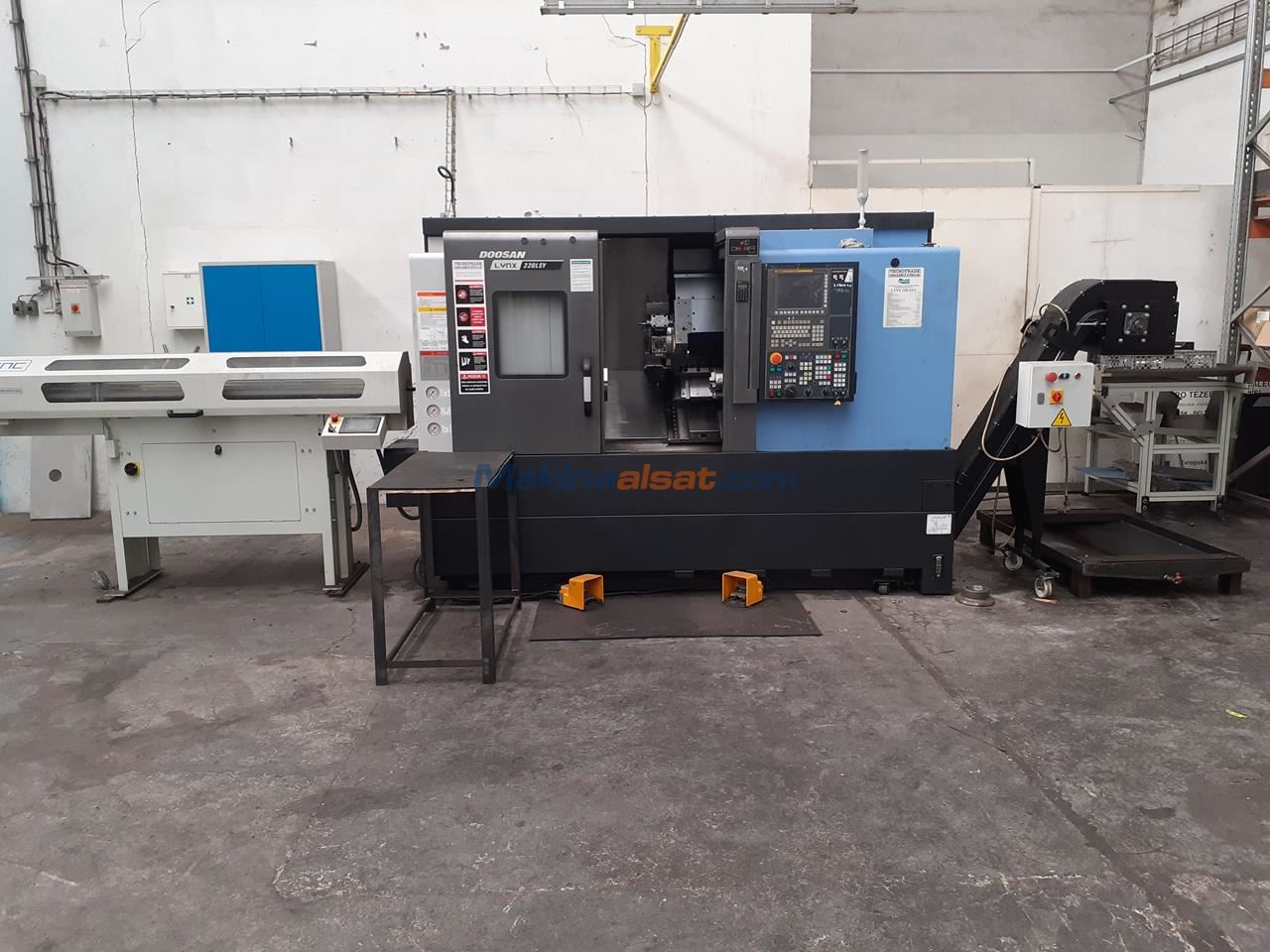 CNC lathe DOOSAN LYNX 220 LSYC
