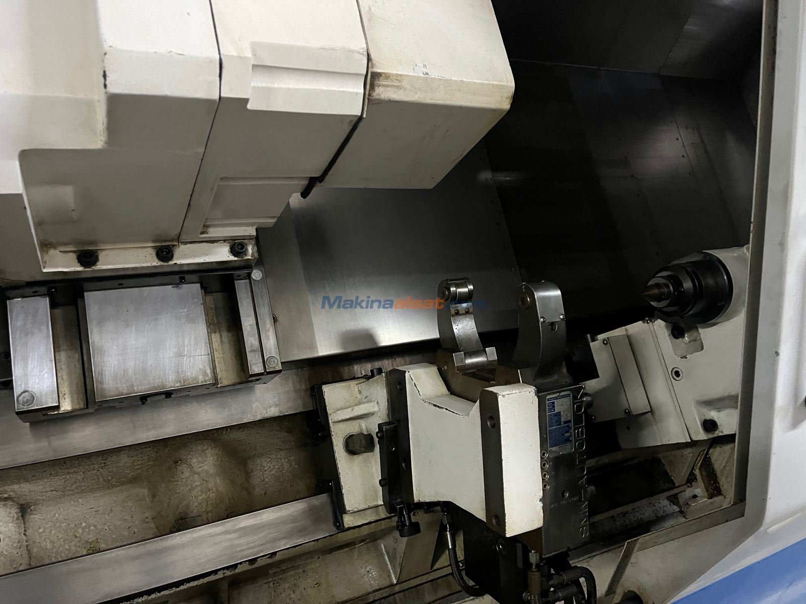Satılık ikinci el DOOSAN 300 LMC C Eksenli Ara Yataklı CNC TORNA