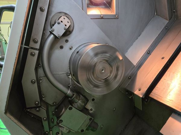 Doosan Puma 300LMB C eksen 6 Canlı takım CNC Torna