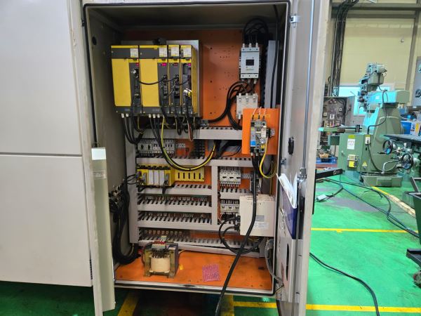 Doosan Puma 300LMB C eksen 6 Canlı takım CNC Torna
