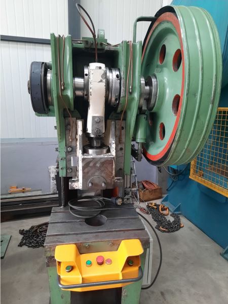 30 TON MUMAK MARKA EKSANTRİK PRES