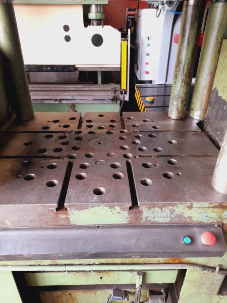 ÖZKOÇ ÇİFT TESİRLİ 180 TON 740 x 510 TABLA HİDROLİK PRES
