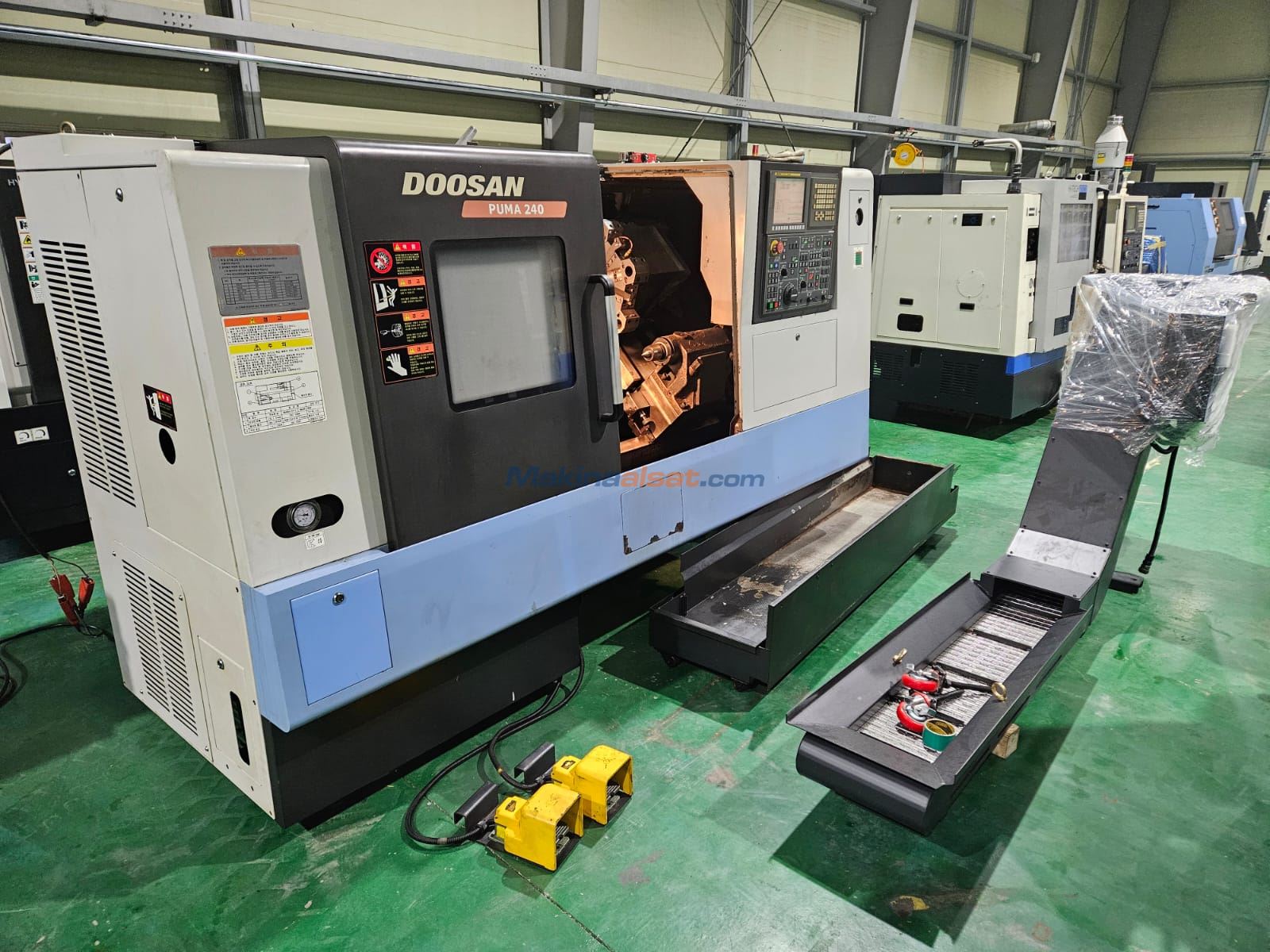 2011 Model DOOSAN PUMA 240B CNC TORNA