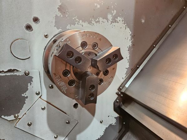 2011 Model DOOSAN PUMA 240B CNC TORNA