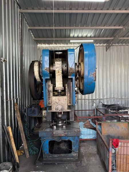 250 TON ANGARAJLI EKSANTRİK C TİPİ PRES