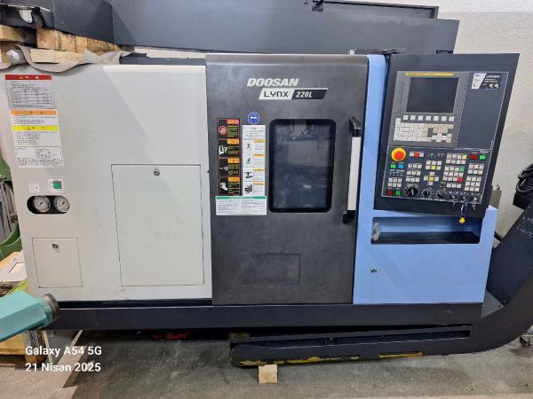 DOOSAN  8 INÇ BOY 550mm CNC TORNA