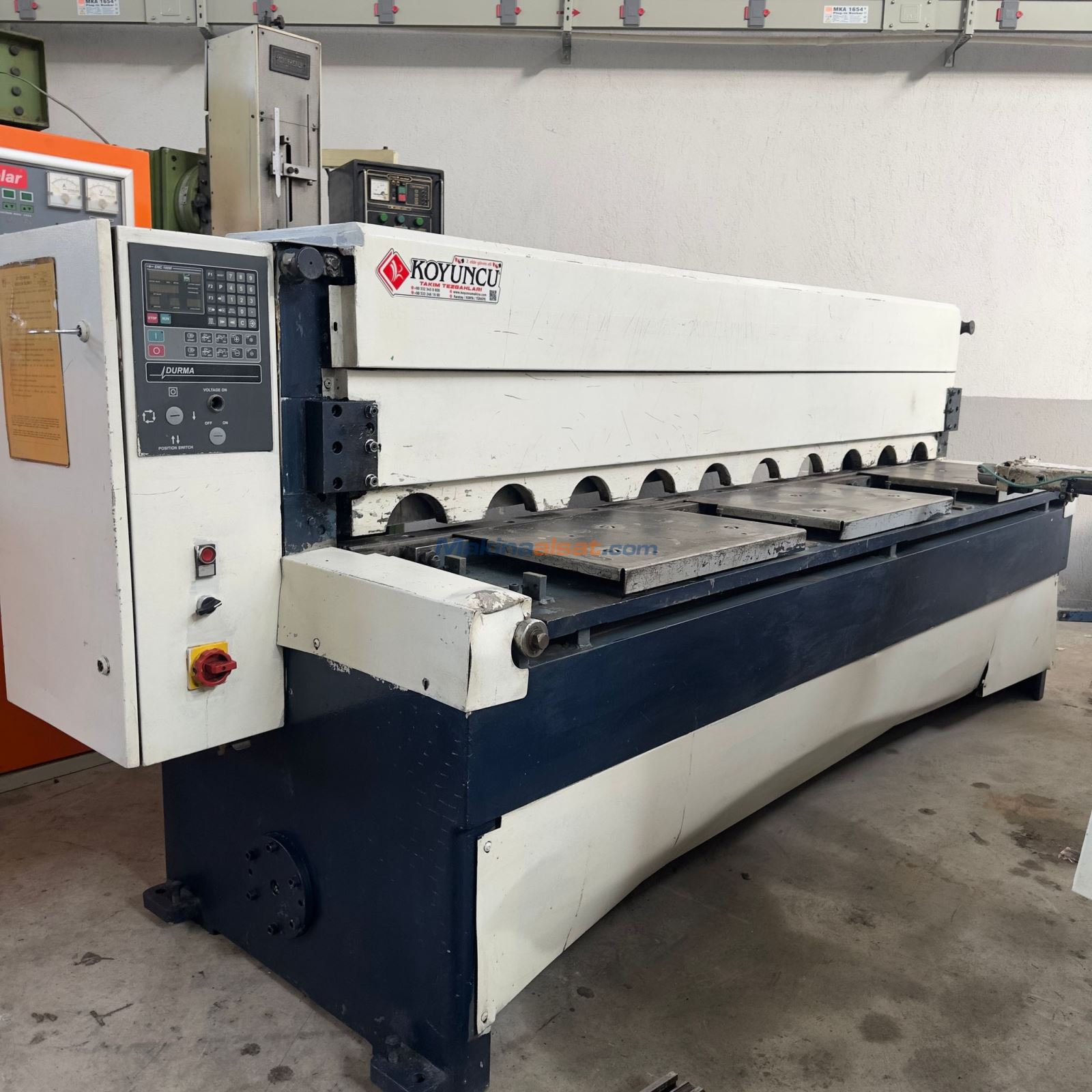 DURMAZLAR 2500 x 4 MM NC REDÜKTÖRLÜ GİYOTİN MAKAS