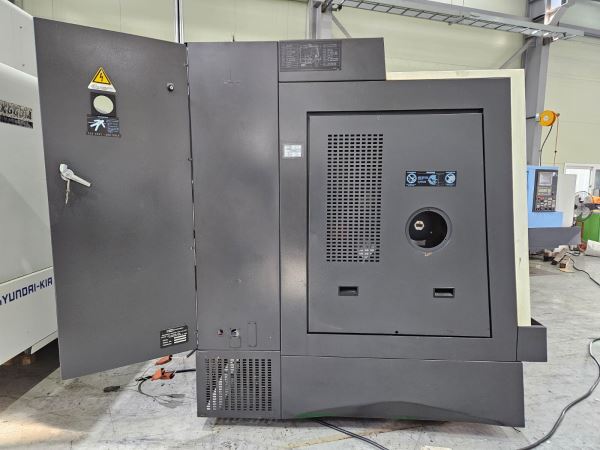 Hwacheon HI-TECH 400 15" CNC Torna