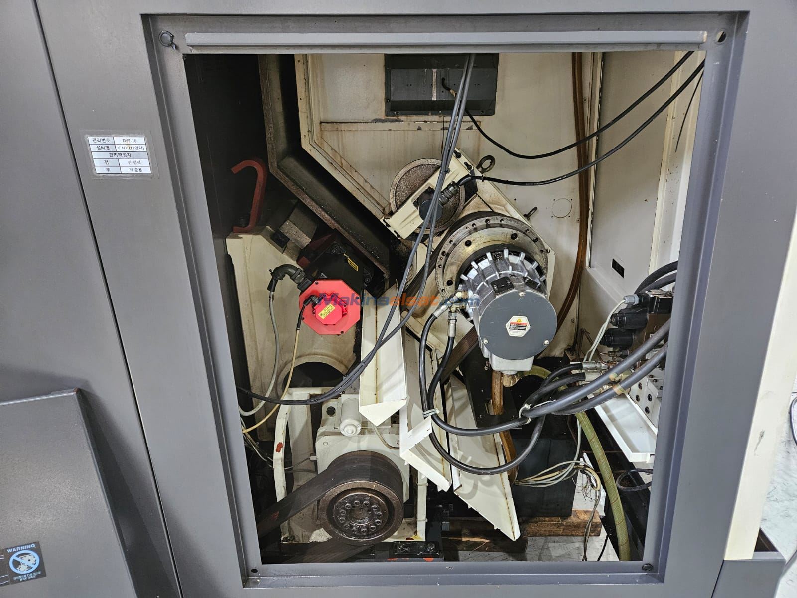 Hwacheon HI-TECH 400 15" CNC Torna