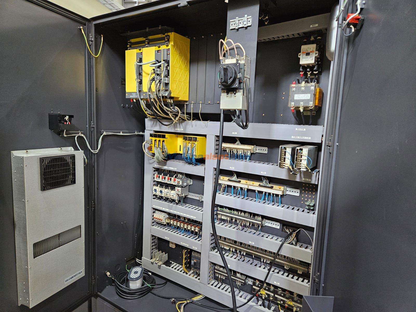 Hwacheon HI-TECH 400 15" CNC Torna