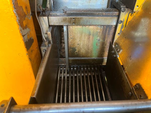 KASTO 260X260 ŞERİT TESTERE VE KONVEYÖR