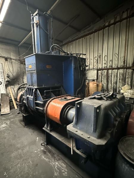 KNEADER