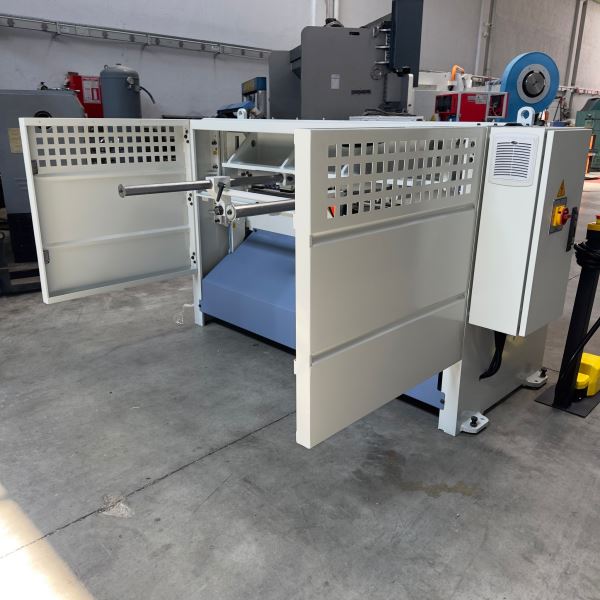 SAYMAK SRGM-H 1560x3 (SIFIR) REDÜKTÖRLÜ GİYOTİN MAKAS