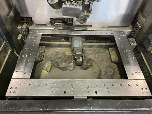SODICK AG600L 2012 MODEL (1 AY SONRA GÜMRÜKTE) CNC DİK İŞLEME MERKEZİ
