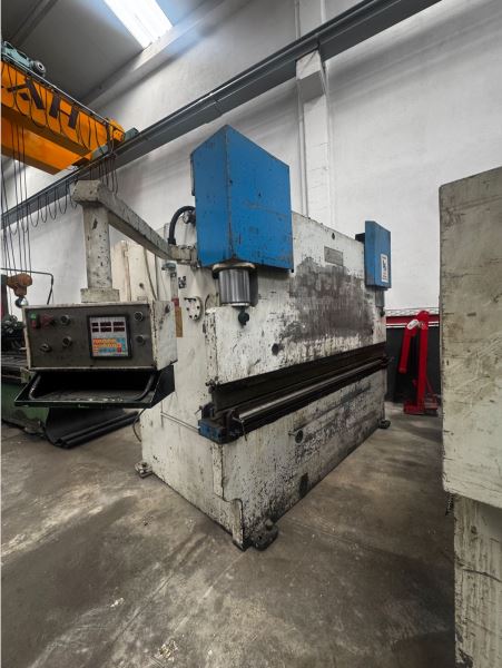Durma 3 Metre 200 Ton Nc Abkant Pres