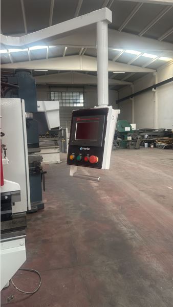 İnanlar 3 Metre 120 Ton Cnc Abkant Pres