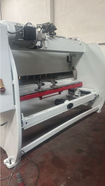 İnanlar 3 Metre 120 Ton Cnc Abkant Pres