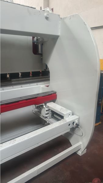 İnanlar 3 Metre 120 Ton Cnc Abkant Pres