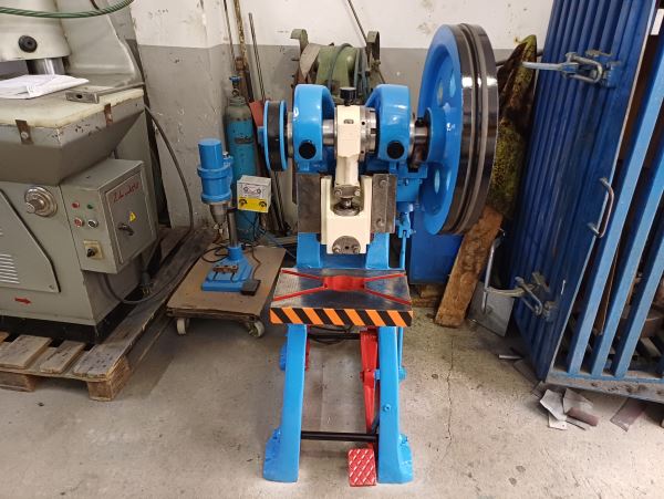 10 TON EKSANTRİK PRES
