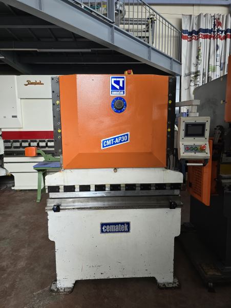 2013 CEMATEK 1250MM X 30 TON ARKA DAYAMA NC HİDROLİK ABKANT PRES