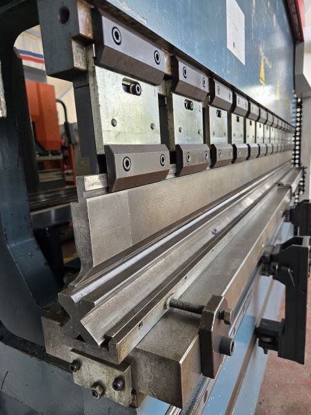 2016 DURMA AD-S 30220 10MM CNC HİDROLİK ABKANT PRES