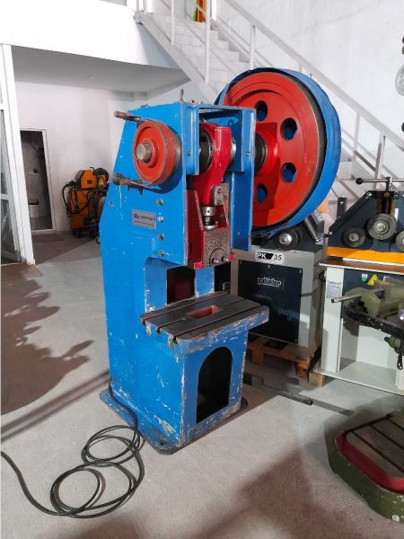 30 TON ÇELİK GÖVDE EKSANTRİK PRES