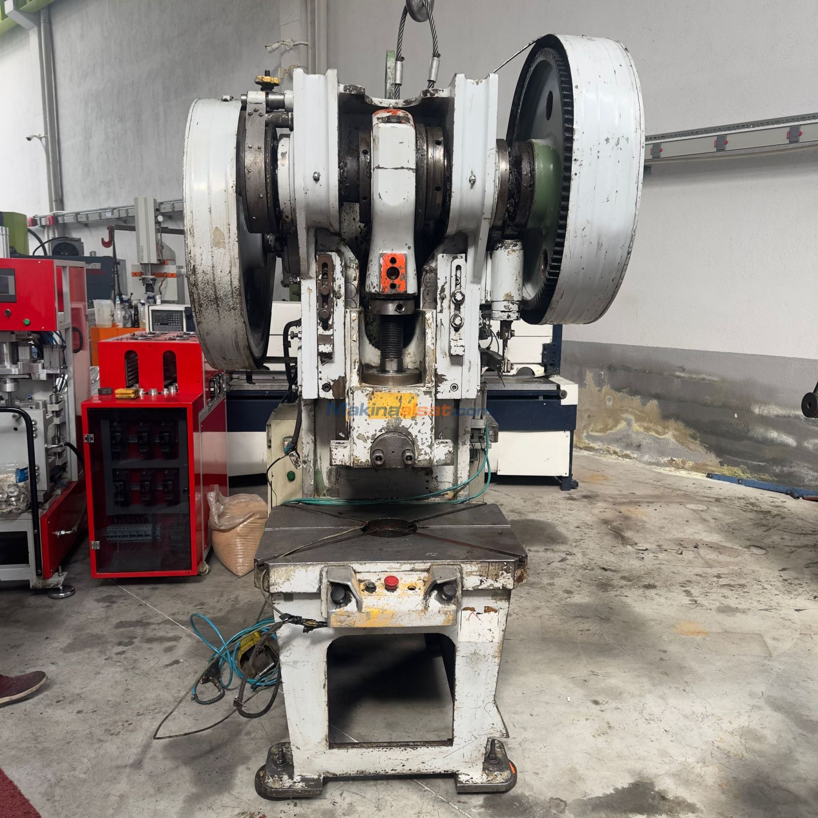 80 TON ÇELİK GÖVDE PNÖMATİK EKSANTRİK PRES