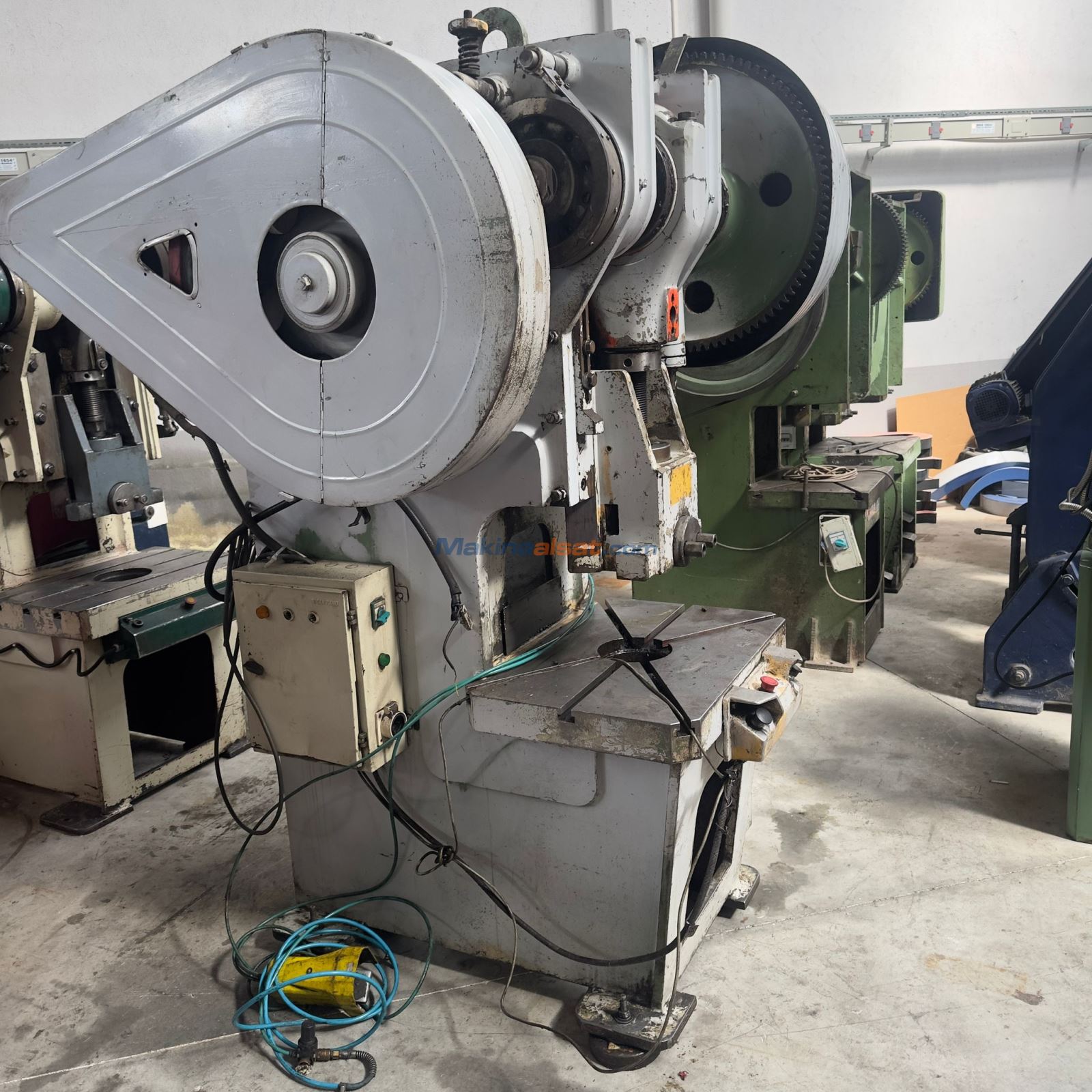 80 TON ÇELİK GÖVDE PNÖMATİK EKSANTRİK PRES