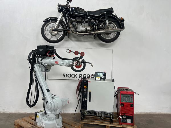 ABB IRB2600/12-1.85 IRC5 + FRONIUS TPS Robot