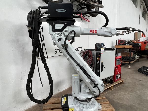 ABB IRB2600/12-1.85 IRC5 + FRONIUS TPS 4000