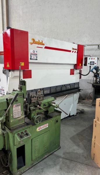 BAYKAL MARKA 2500 BOY 6 MM HİDROLİK NC KONTROL KOMPLE BAKIMLI Abkant Pres