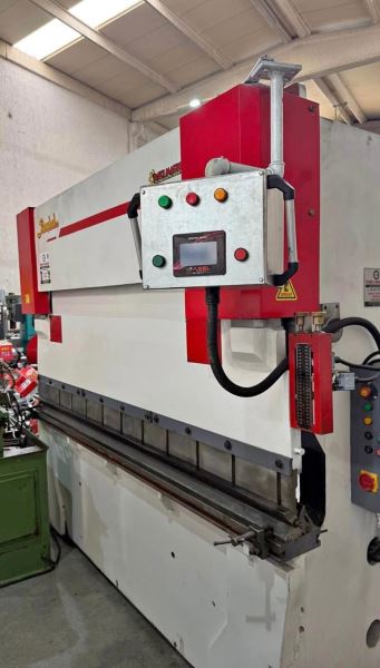 BAYKAL MARKA 2500 BOY 6 MM HİDROLİK NC KONTROL KOMPLE BAKIMLI Abkant Pres