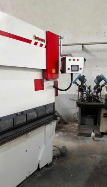 BAYKAL MARKA 2500 BOY 6 MM HİDROLİK NC KONTROL KOMPLE BAKIMLI Abkant Pres