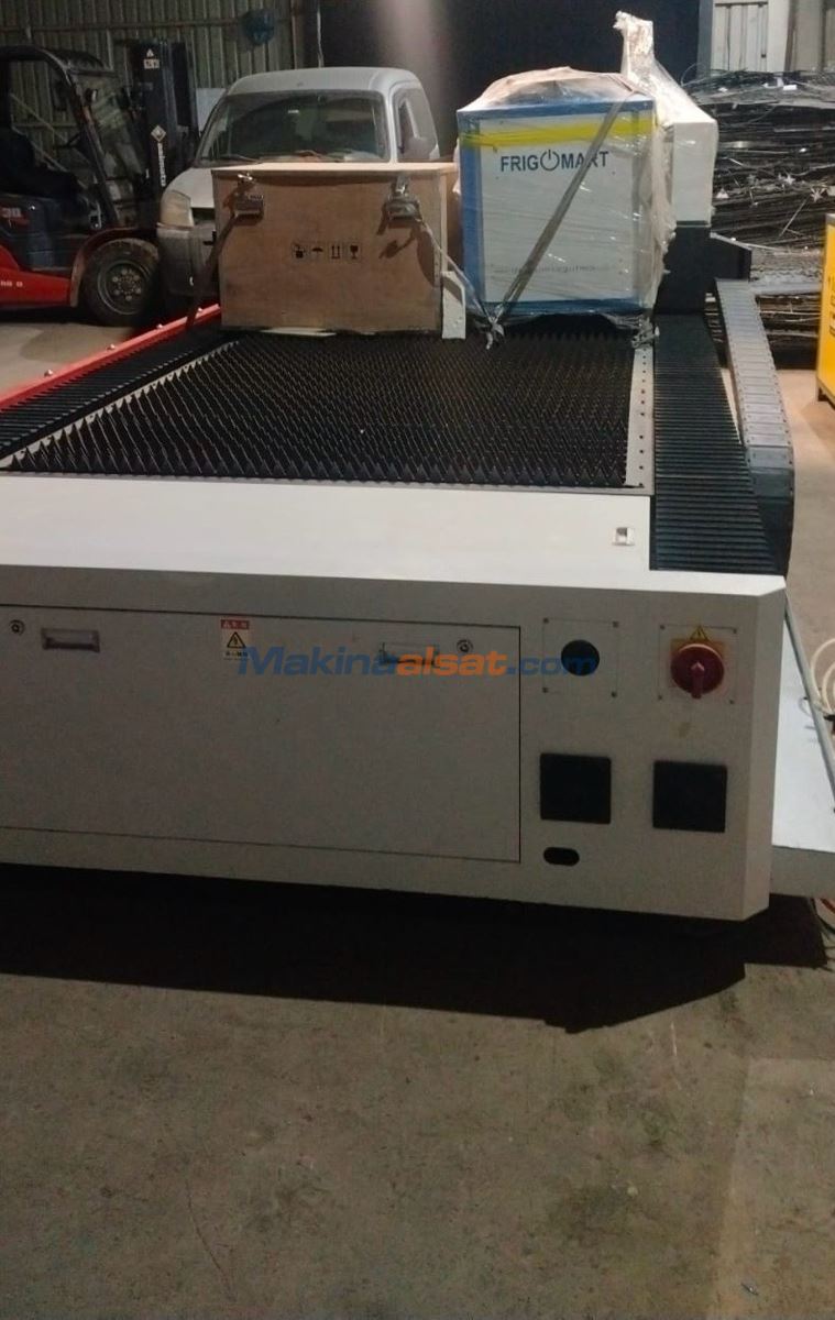 ÇİN MALİ 1500 x 3000  3 KW FİBER LAZER