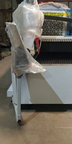 ÇİN MALİ 1500 x 3000  3 KW FİBER LAZER