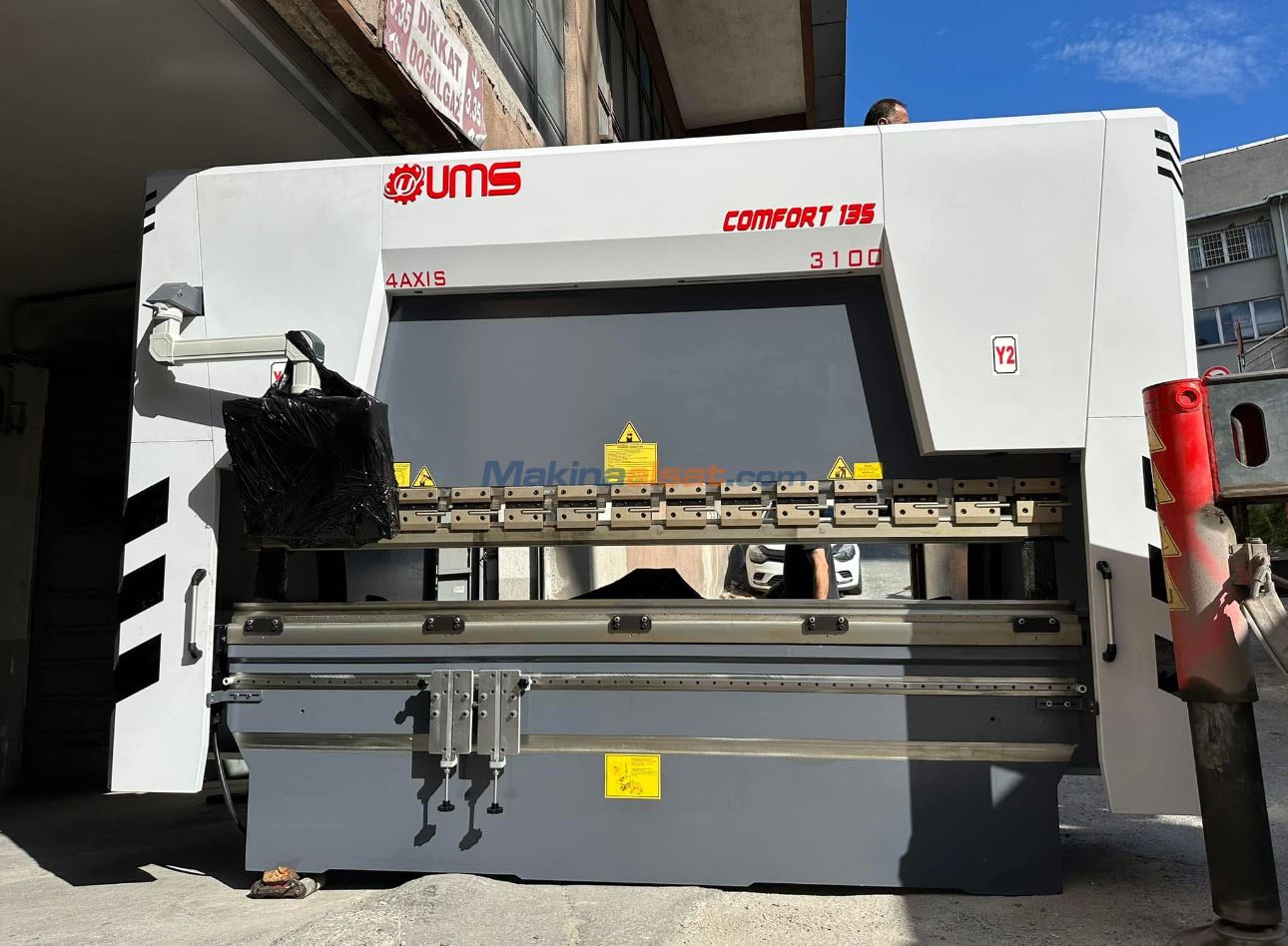 COMFORT 3100X220 TON 4 EKSEN SERVO DAYAMALAR Abkant Pres
