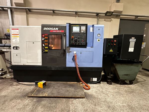 DOOSAN Lynx 220LM / C EKSEN /4 adet Canlı Takım CNC Torna